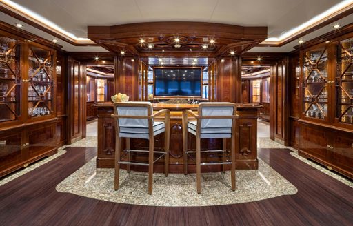 Charter yacht STARFIRE wet bar and stools
