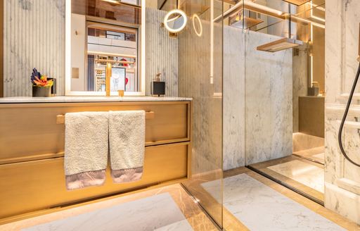 Charter yacht RAJA² ensuite with separate shower cubicle