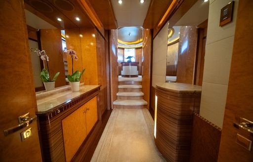 Charter yacht LUDZIE interior corridor