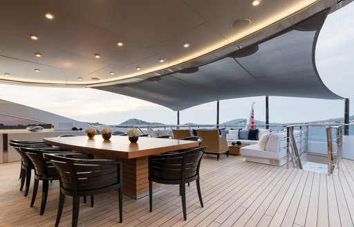 Alfresco dining on superyacht SAMURAI