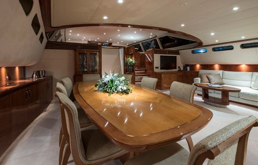 Charter yacht THANDEKA interior dining area