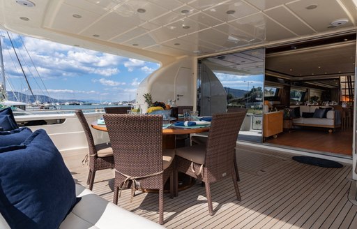 alfresco dining onboard motor yacht estia yi