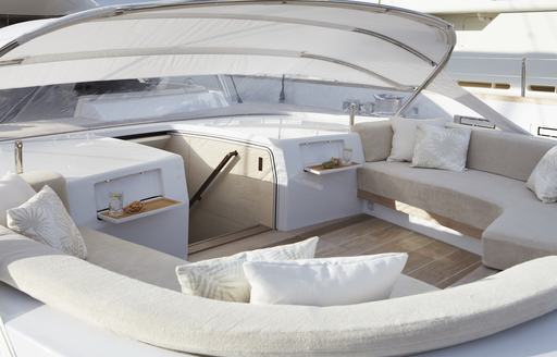 Luxury yacht TWIZZLE cockpit seating area