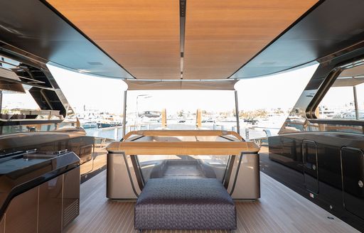 Charter yacht RAJA² sheltered Jacuzzi