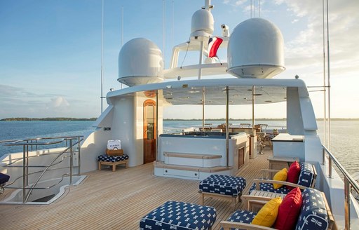 sundeck onboard motor yacht playpen