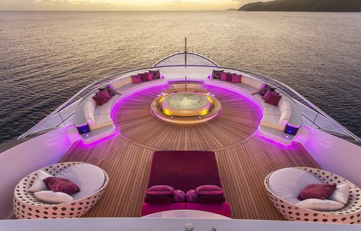 Foredeck jacuzzi on superyacht SOLANDGE