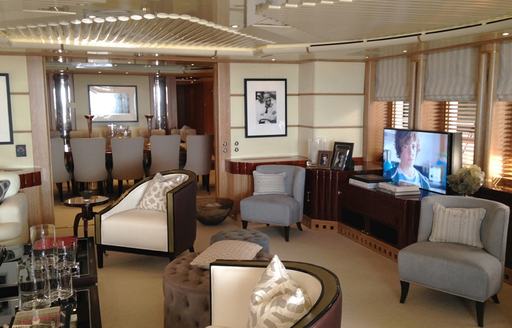 Superyacht 'QM of London''s salon