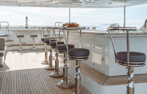 Charter yacht REMEMBER WHEN exterior wet bar