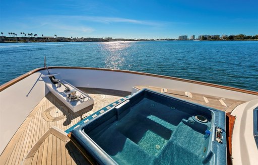 Charter yacht EL REY Jacuzzi