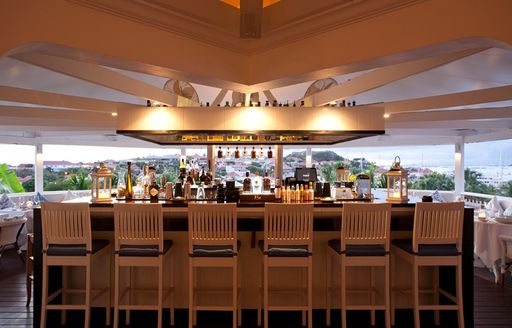 Bar stools surrounding the bar at Bonito restaurant