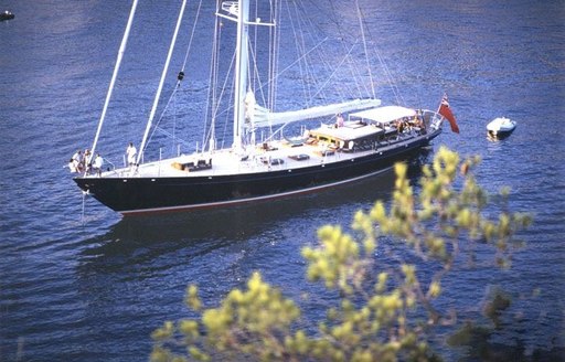 sailing yacht SHAMOUN cruising on charter