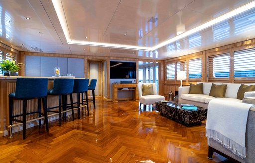 Sky lounge on board charter yacht TACANUYA