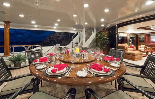 Alfresco dining on board LA DEA II