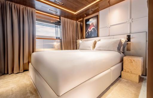 Charter yacht RAJA² guest cabin with double berth