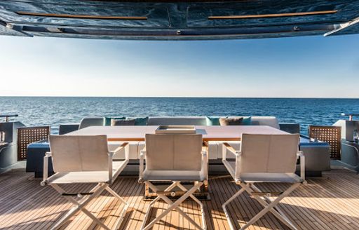 alfresco dining on aft deck of ruzarija luxury yacht