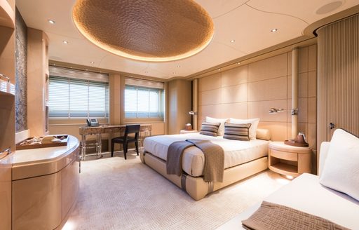 Charter Yacht ROMEA master suite