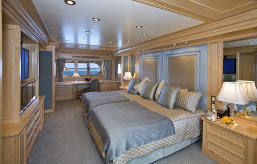 luxury motor yacht TE MANU master suite