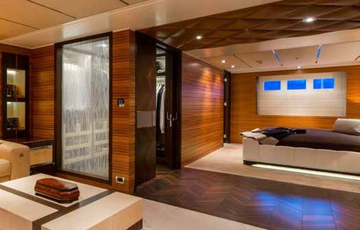 Interior layout on motor yacht W, cabin and adjoining cabin