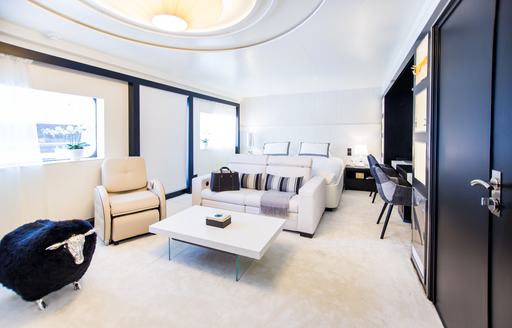 master suite on board luxury yacht SALUZI