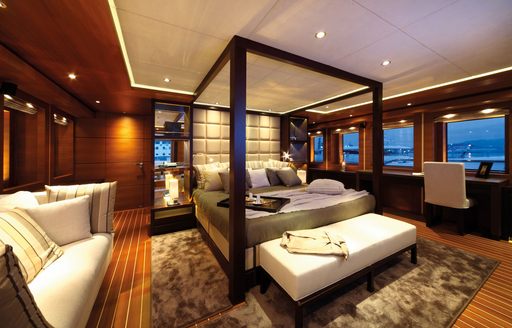 Charter Yacht ‘Zaliv III’'s master suite