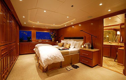 Motor yacht FOUR WISHES's master suite before refit