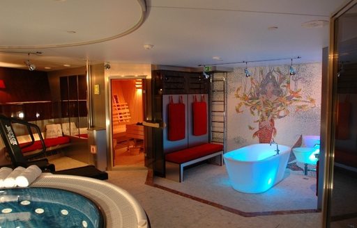 superyacht SHERAKHAN's spa with jaccuzi