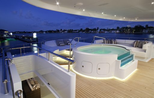 Jacuzzi on board superyacht INCEPTION with views over the sea