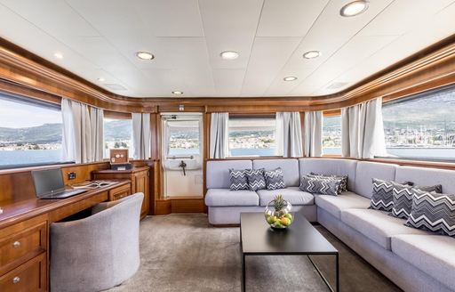 Upper salon onboard charter yacht KLOBUK