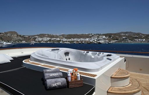 GHOST III yacht jacuzzi and breathtaking views 