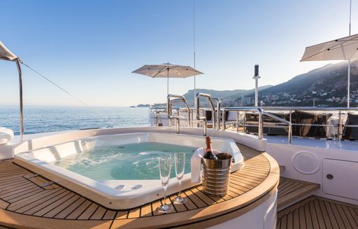 sundeck Jacuzzi on board charter yacht ‘QM of London’ 