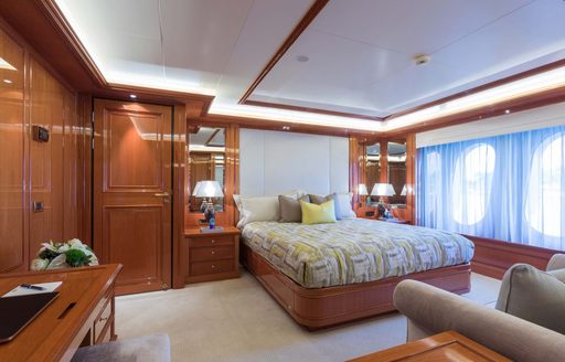 Guest cabin onboard charter yacht JOIA THE CROWN JEWEL