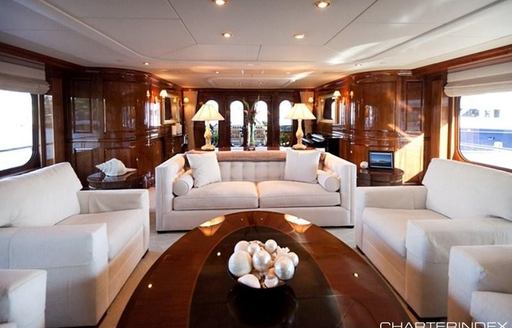 classic main salon on board motor yacht ‘Top Five’ 