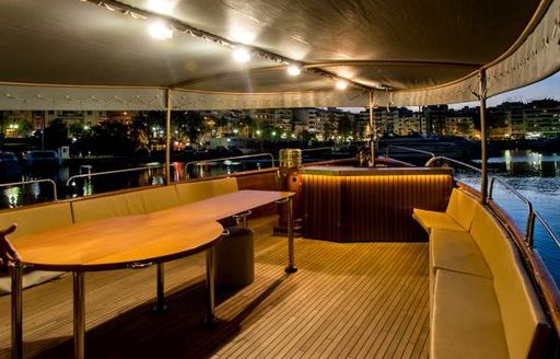 Luxury yacht Amanda seating alfresco seating with bar and optional shading