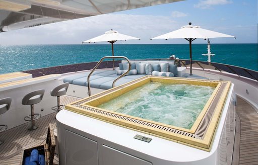 On-deck Jacuzzi onboard charter yacht UNBRIDLED 
