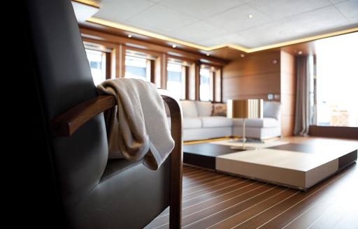 The main salon of luxury yacht 'Zaliv III'