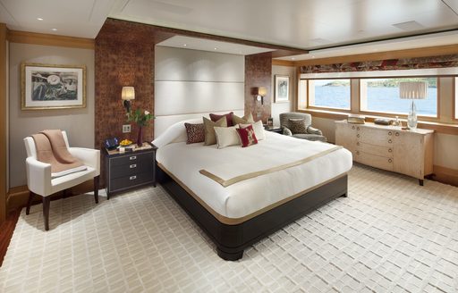new york style apartment on board motor yacht lady britt
