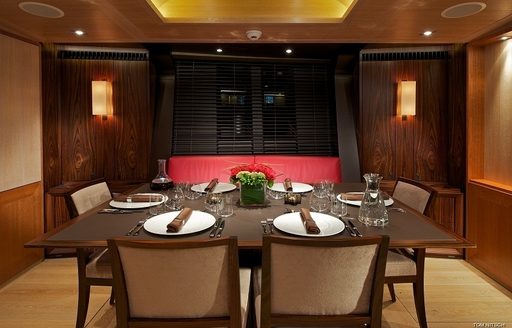 tranquil dining room on board superyacht SARISSA 