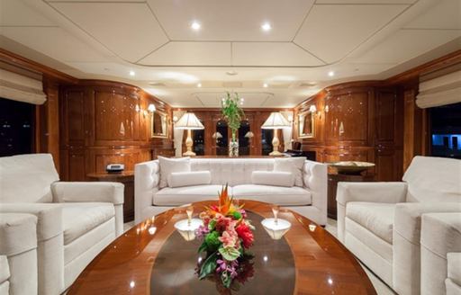 luxury yacht TOP FIVE salon