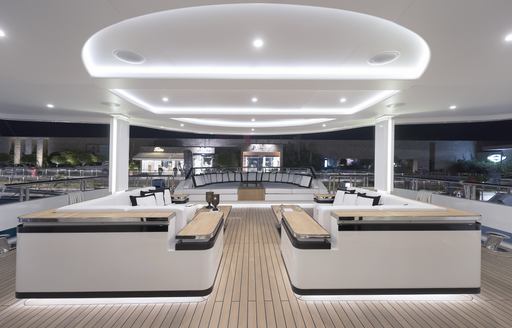 Superyacht Liquid Sky main deck seating space