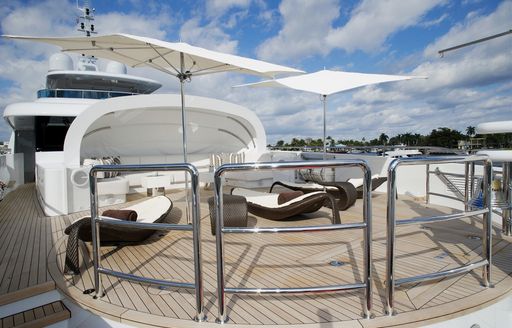 Foredeck with clam shell on luxury yacht INCEPTION