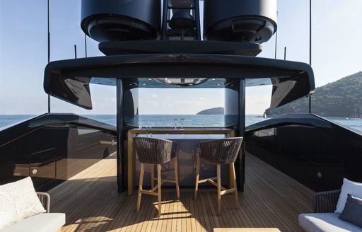 alfresco bar on the top deck of motor yacht ‘Lucky Me’ 