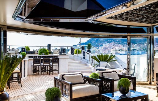 alfesco bar and lounging areas on board superyacht ‘Lioness V’ 