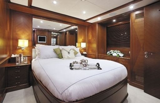 Guest accommodation on board charter yacht SEABLUE'Z