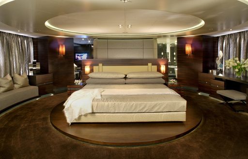Master suite with rotating bed on board INCEPTION