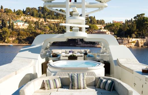 Jacuzzi onboard luxury superyacht charter MERCURY from Below Deck Adventure