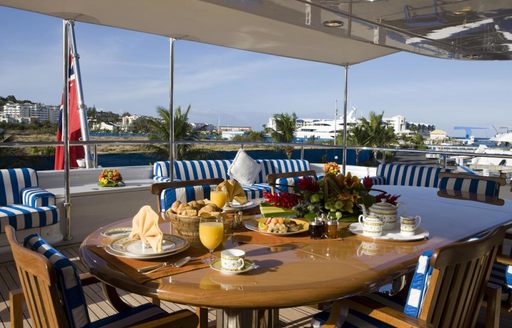 Alfresco dining onboard Lady Ann Magee