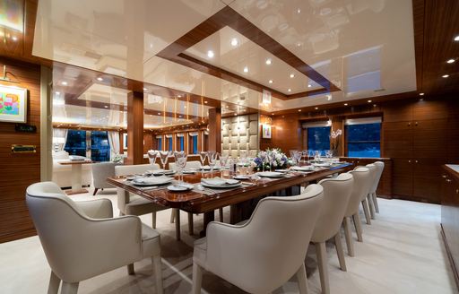 Formal dining onboard MY O'Ceanos