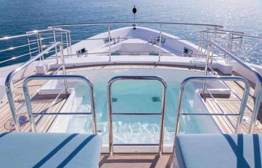 Overview of the deck Jacuzzi onboard boat charter CHARADE
