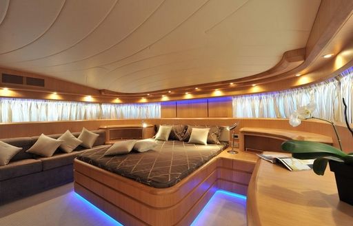 beautiful master suite on board superyacht ‘Paris A’ 