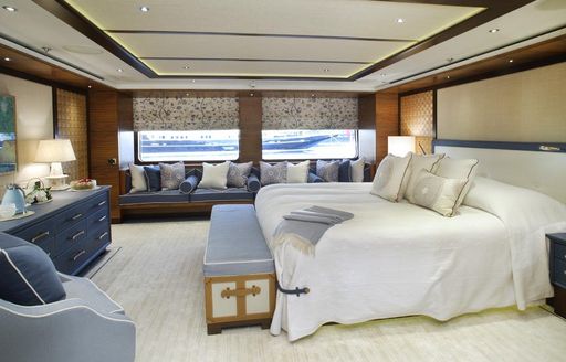 luxury motor yacht BATON ROUGE master suite